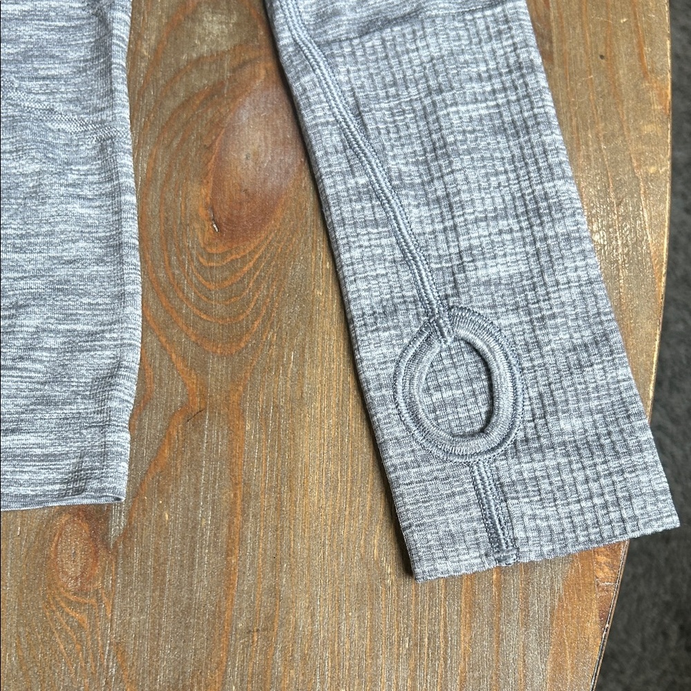 Lululemon Athletica Light Gray Long Sleeve Tee - Picture 8 of 16